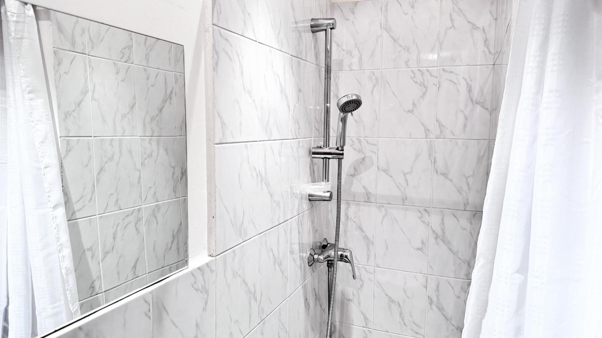 Suite Merengue Oullins Luaran gambar