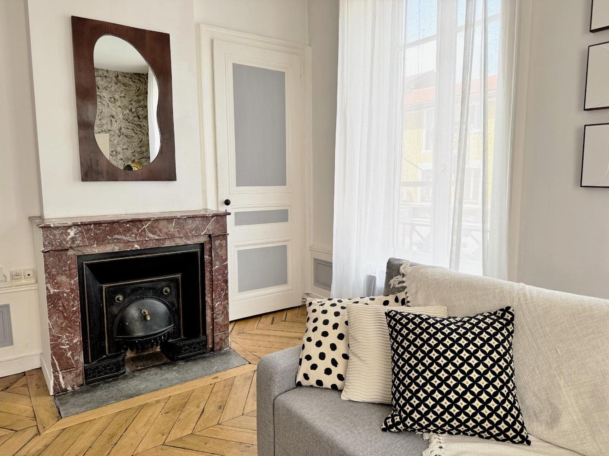 Suite Merengue Oullins Luaran gambar