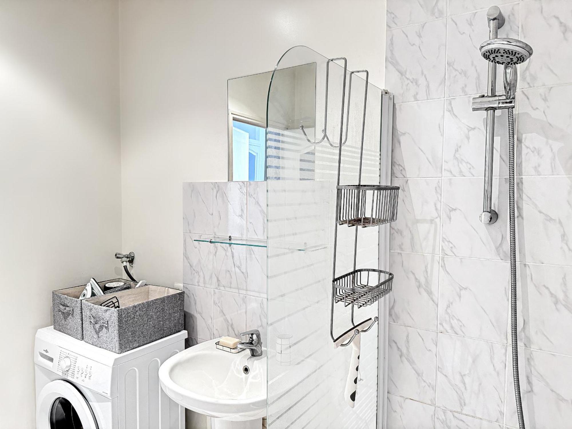 Suite Merengue Oullins Luaran gambar