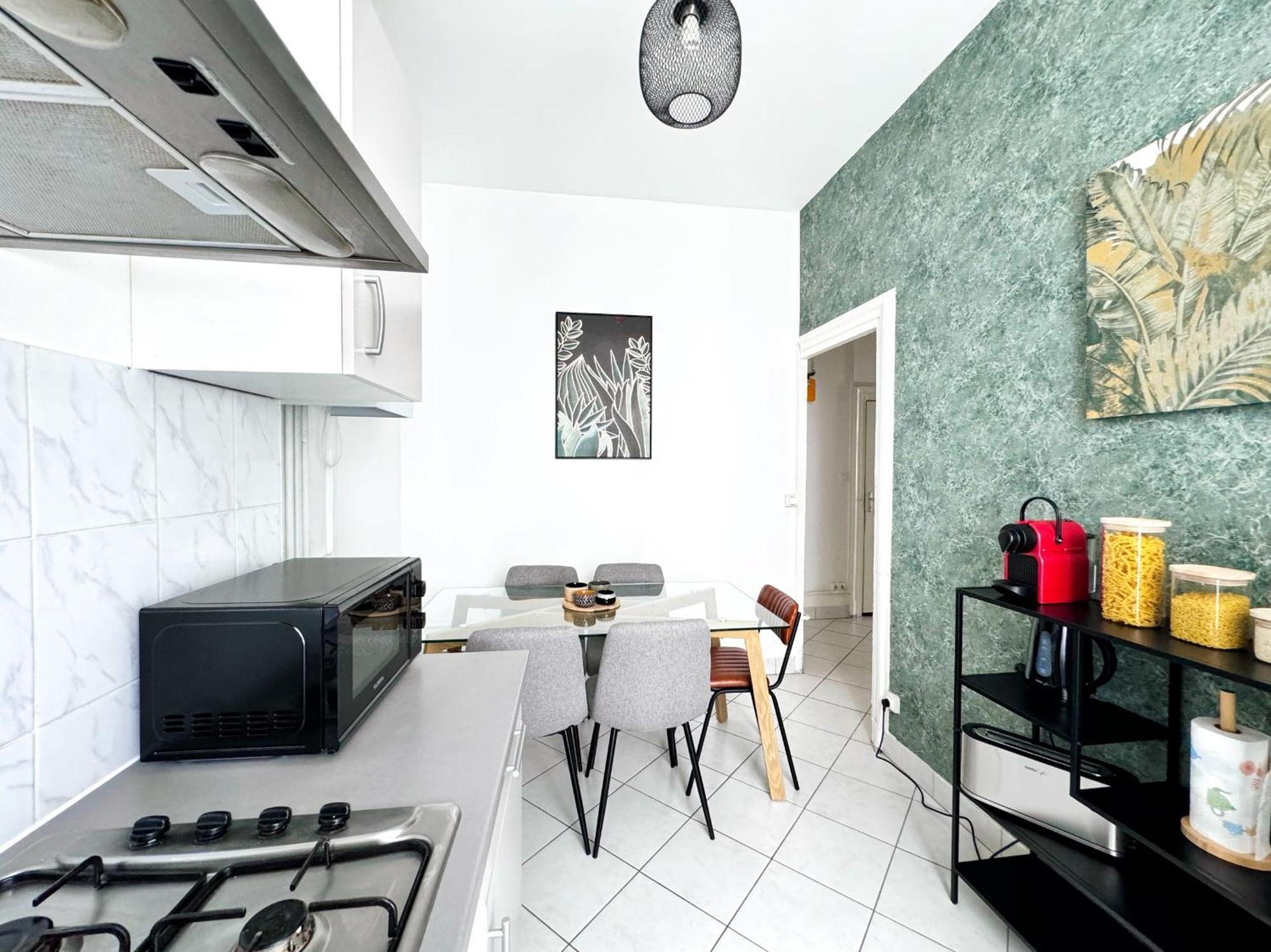 Suite Merengue Oullins Luaran gambar
