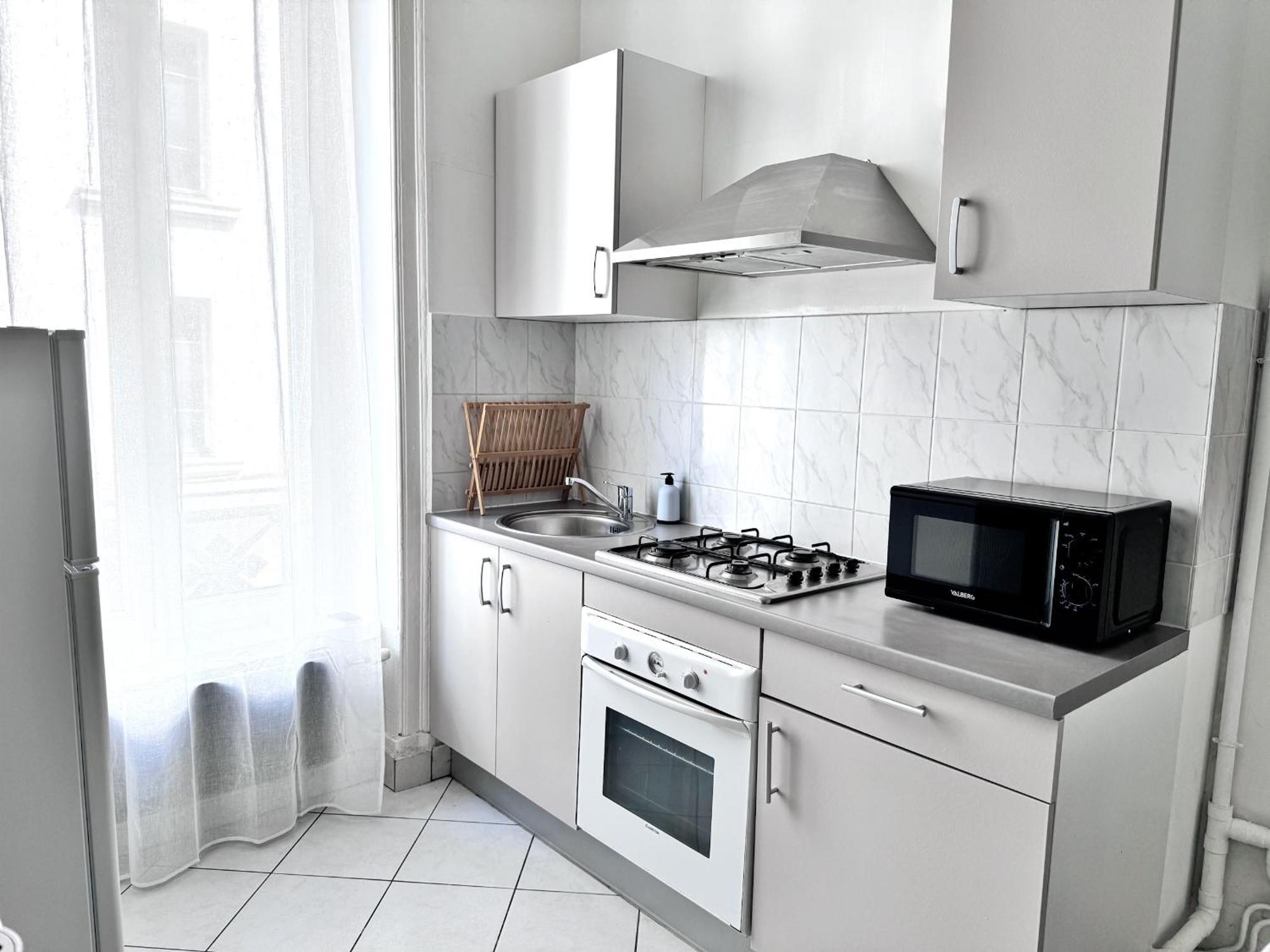 Suite Merengue Oullins Luaran gambar