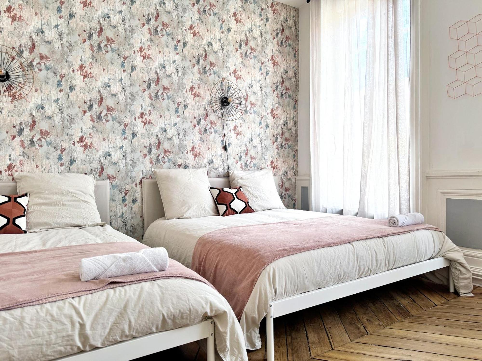 Suite Merengue Oullins Luaran gambar