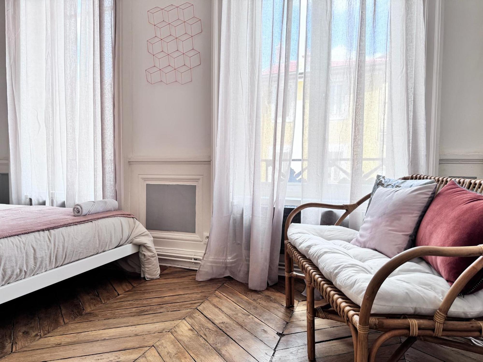 Suite Merengue Oullins Luaran gambar